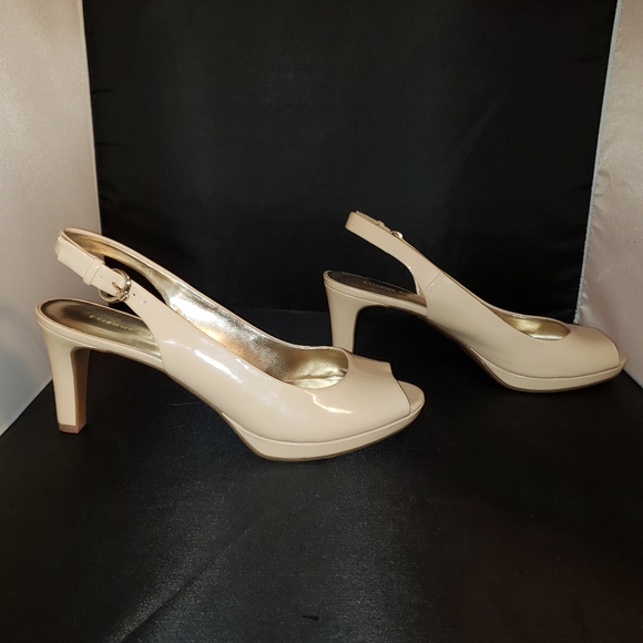 Etienne Aigner Cream Slingback 3" Heels Size 10 - Picture 4 of 8